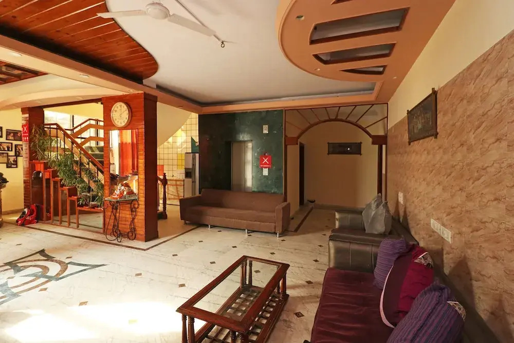 Birdhouse Residency By OYO Rooms