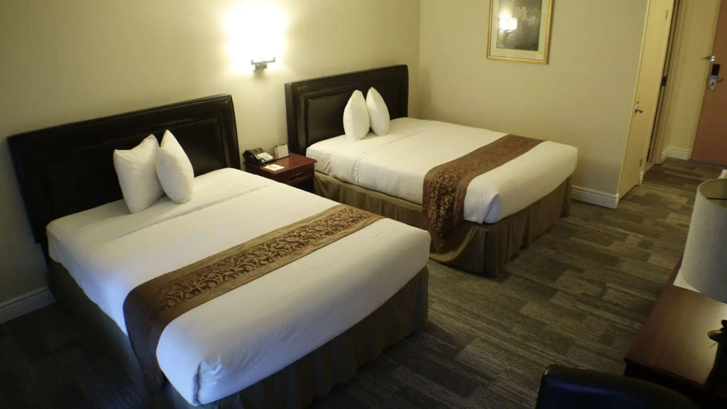The Peninsula Inn