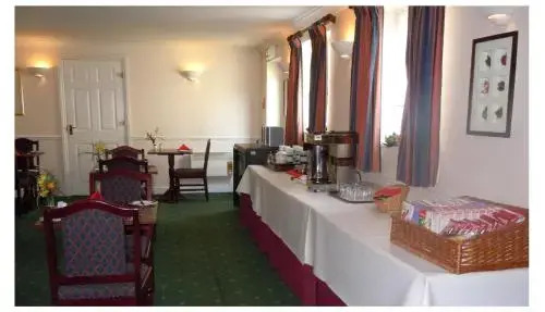 Roselawn Hotel