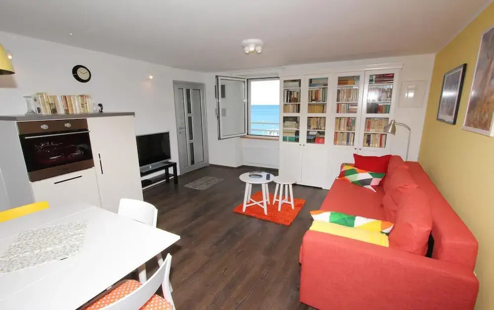 El Corsaro 2 One-bedroom Apartment With Sea View