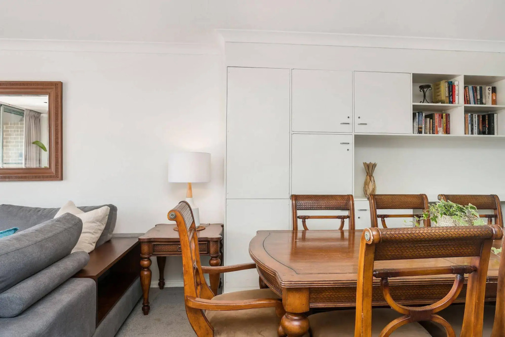 11 James Cook Apartments - w. pool & beach access
