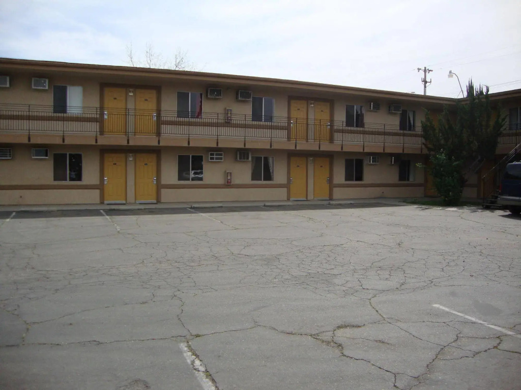 Motel 6 Selma, CA