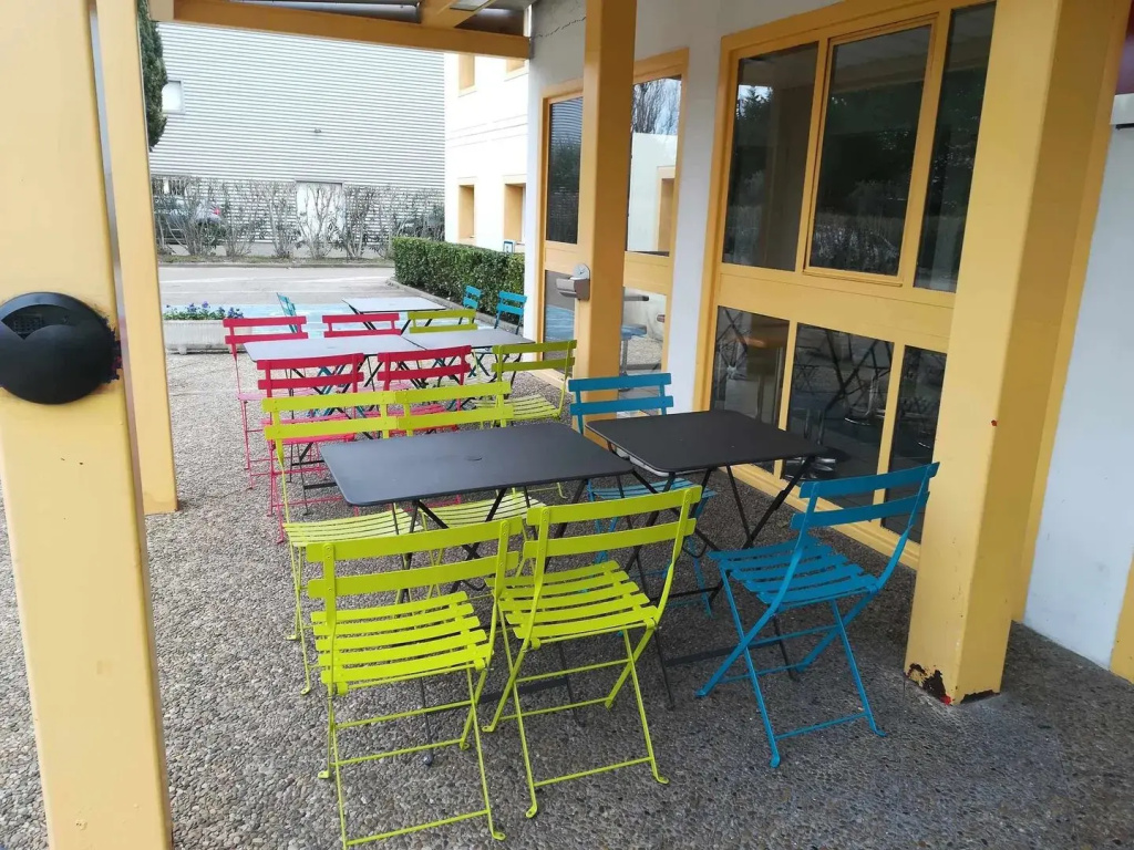 B&B HOTEL Nîmes Caissargues