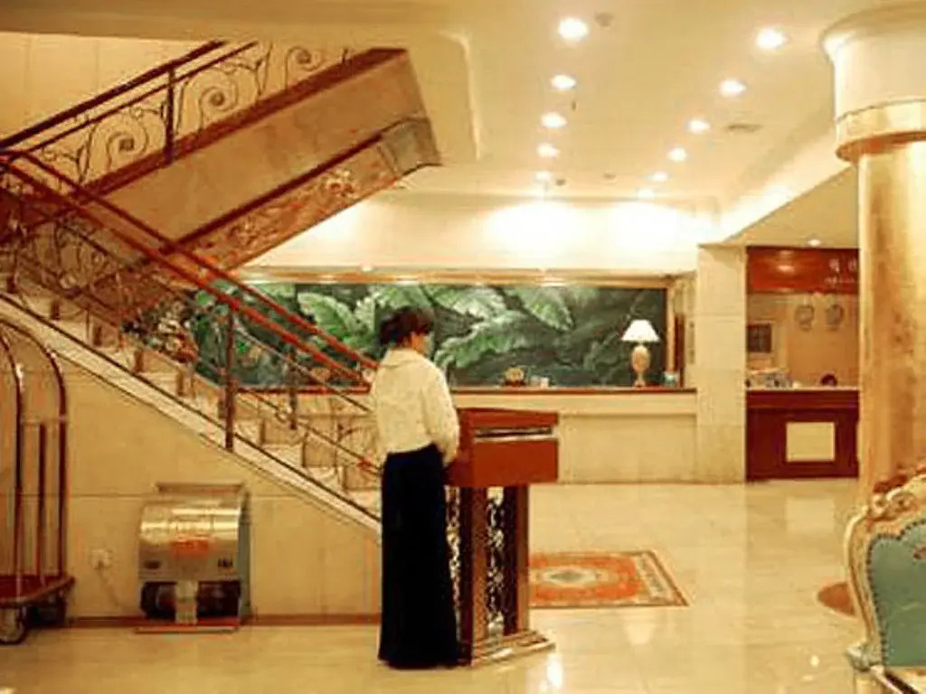 GreenTree Alliance Guangdong Shenzhen Pinghu Avenue Jingdu Town Hotel