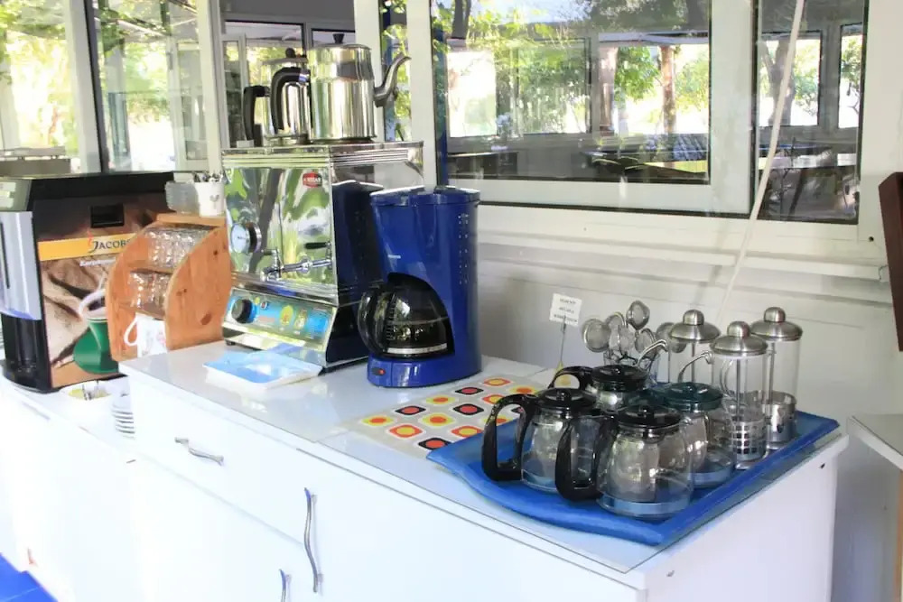 Blue & White Hotel