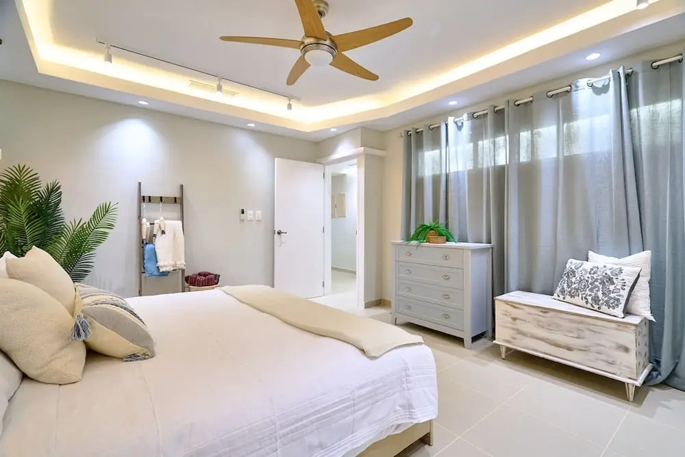 Marbella LUX Essence Beachfront Pool 11thfloor