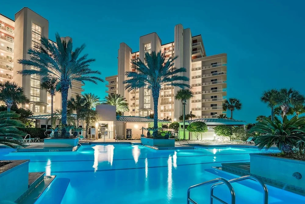Harbor Landing 201a 3 Bedroom Condo by RedAwning