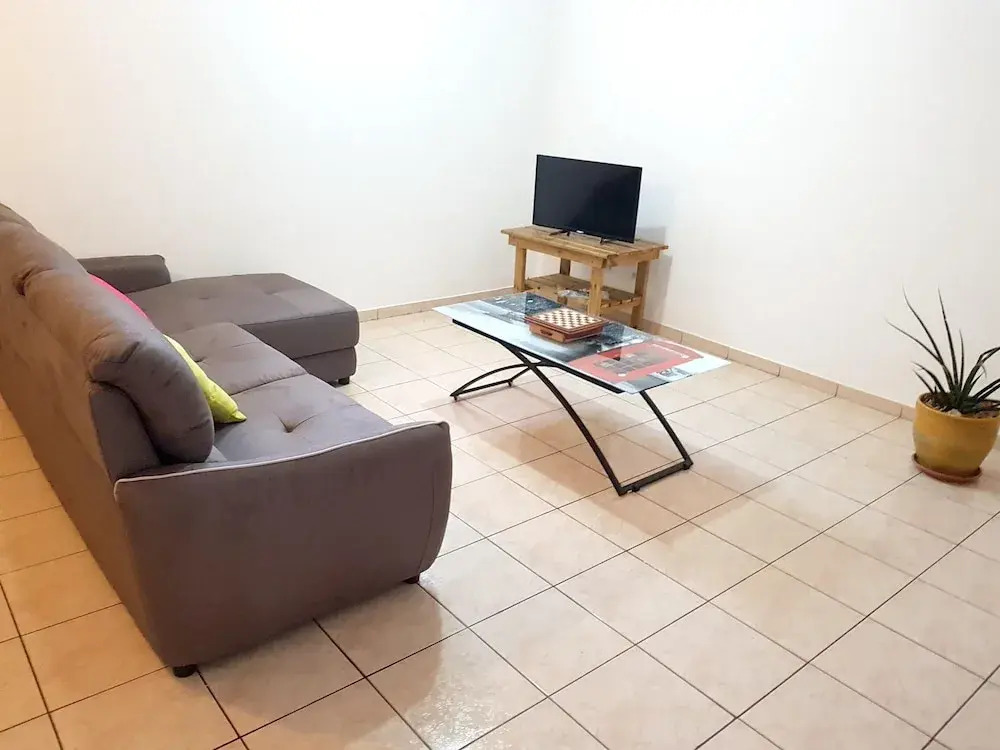 House With 3 Bedrooms in Tampon, With Wonderful Mountain View, Enclose