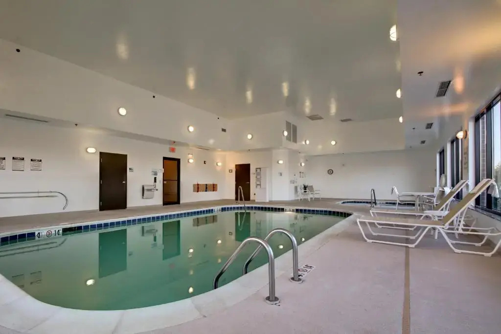 Holiday Inn Express Hotel & Suites Peru - Lasalle Area by IHG