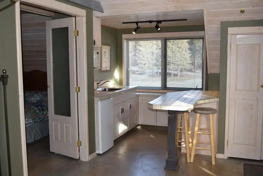 Retreat Wilderness Inn