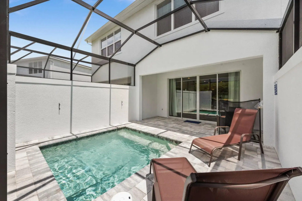 Cozy 3bd 3bath @HiddenForest with pool