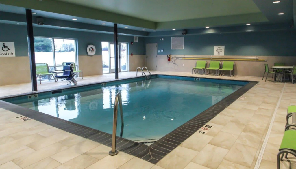 Holiday Inn Express & Suites Nashville North - Springfield by IHG