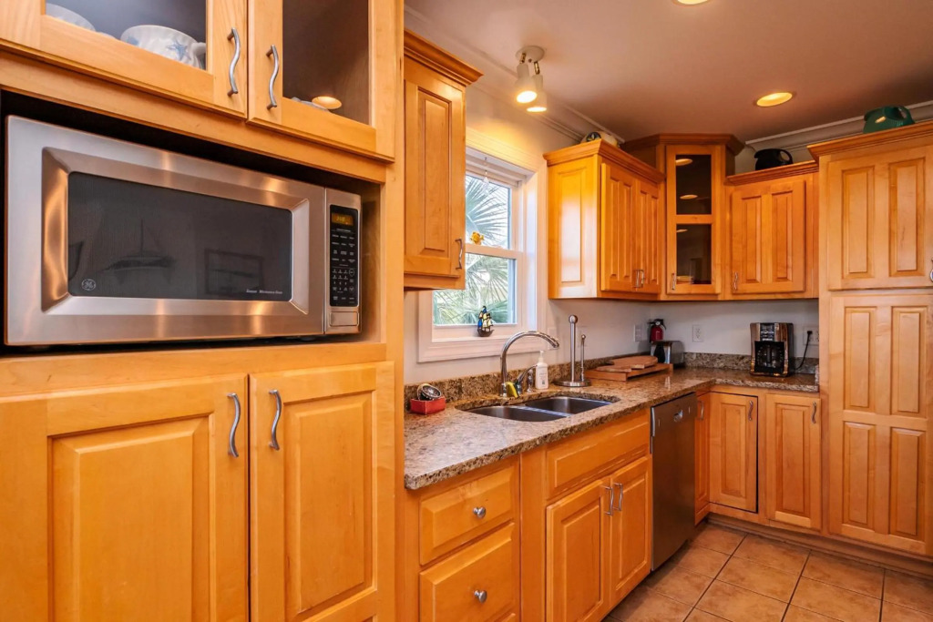 Coastal Living by Oak Island Accommodations