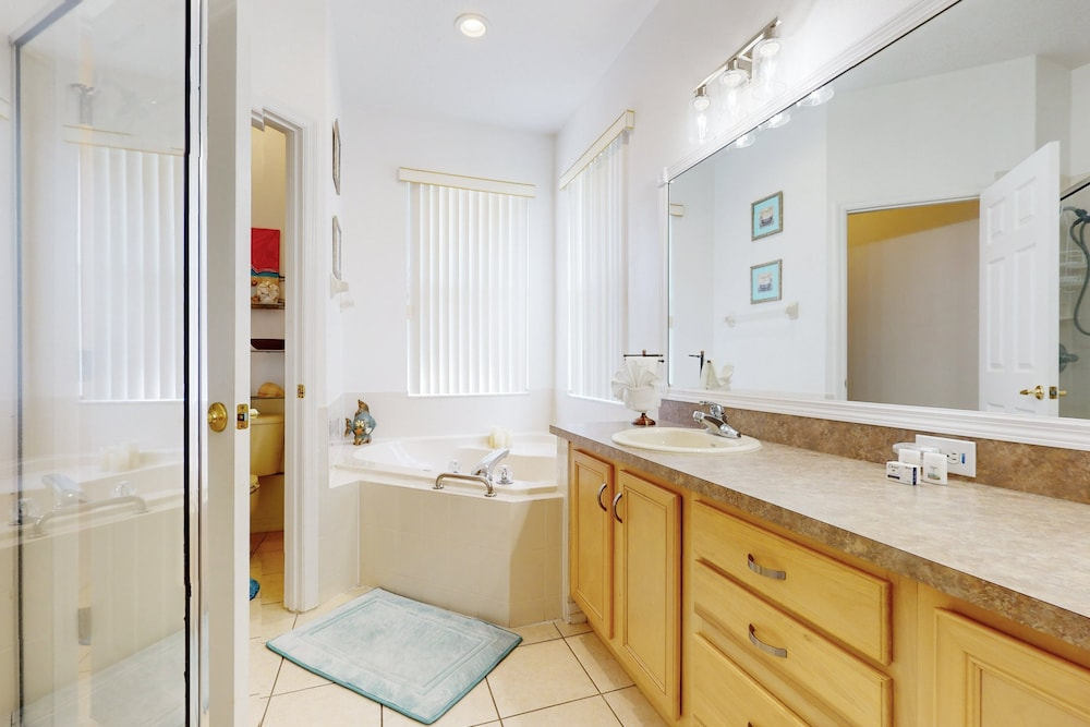 Single-story Home With Private Pool, Wifi, Central AC, WD and Full Kitchen