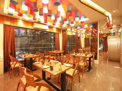 Hotel Paras Royale