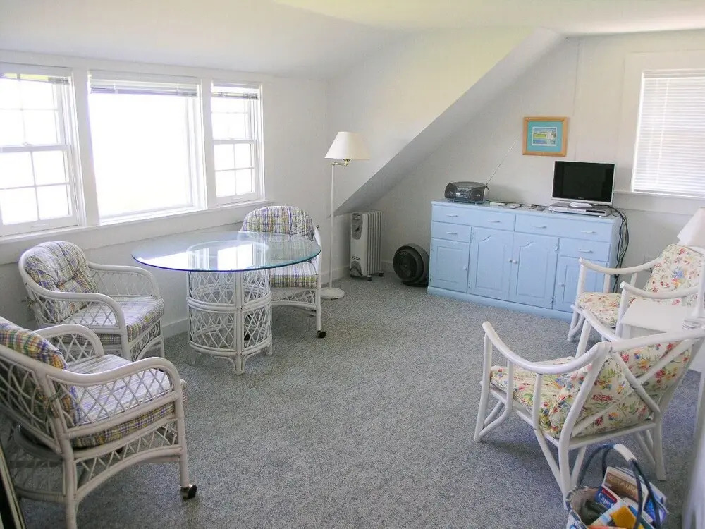 180 Main Street - One Bedroom House