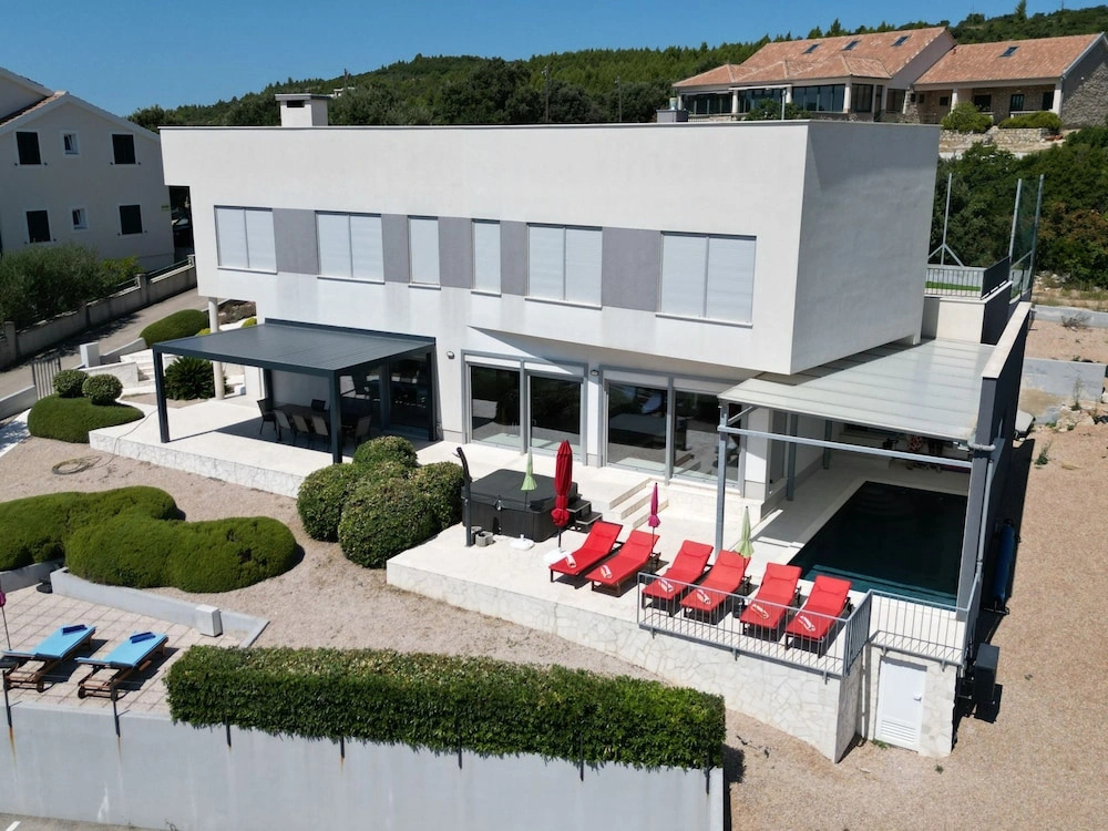 Villa Costabella with heated pool