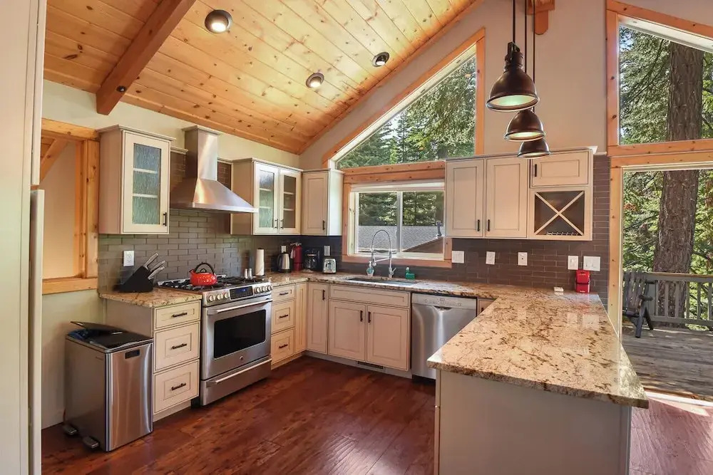 Luxury Tahoe Chalet Minutes to Dining