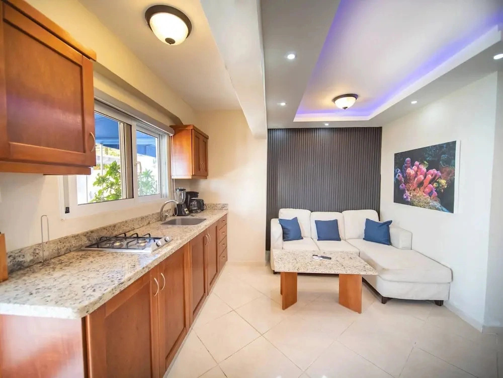 CDC 2 Studio With Bar, Walkable to Beach & Fun