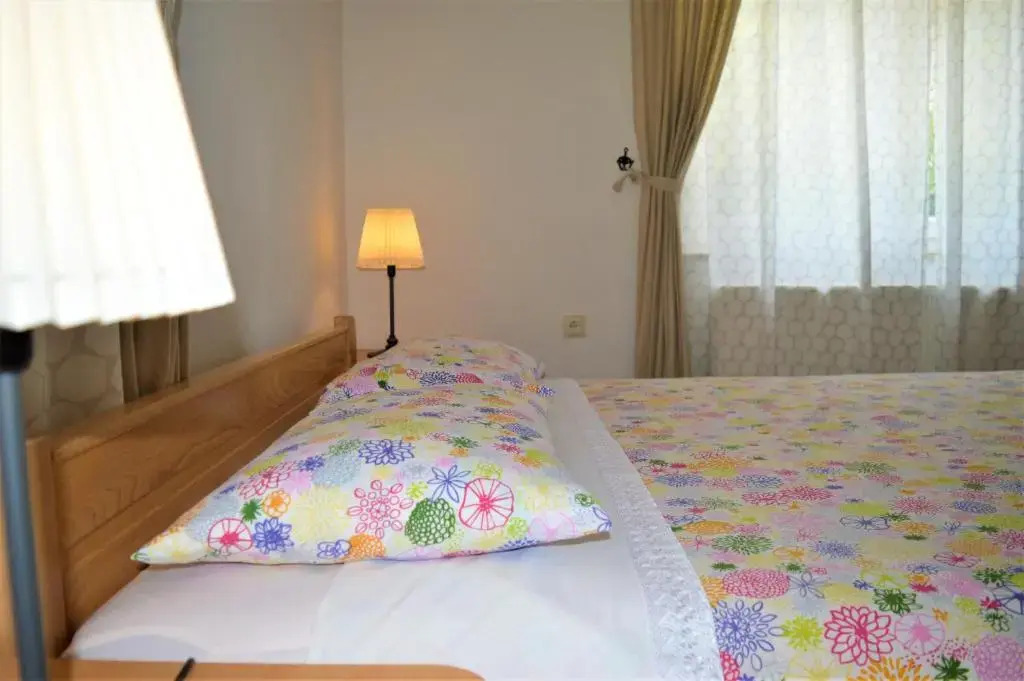 Rooms & Apartments Kvasić