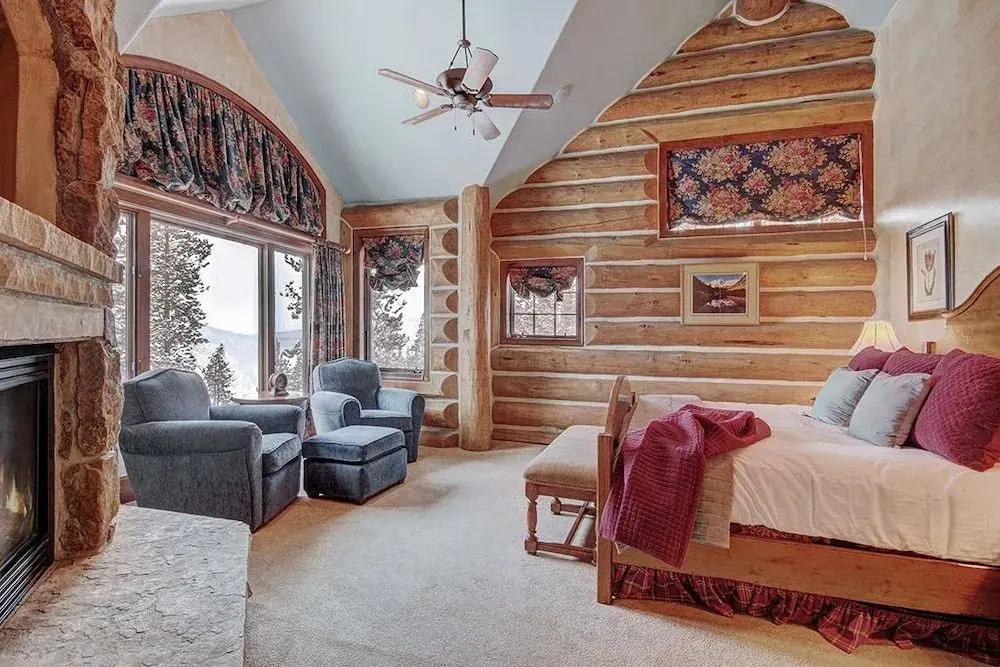 Ten Mile Estate 4 Bedrooms 4.5 Bathrooms Home