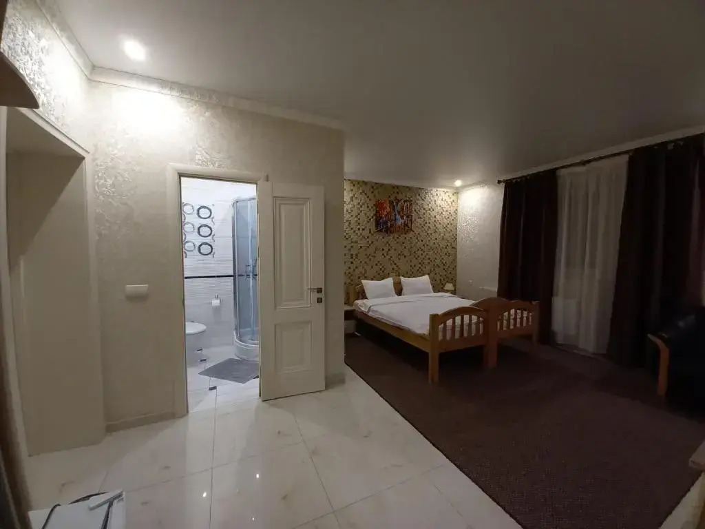 Готель River House