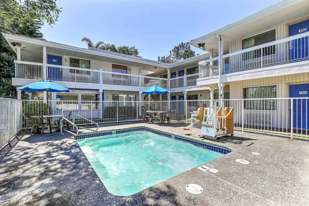 Motel 6-Oakland, CA - Embarcadero