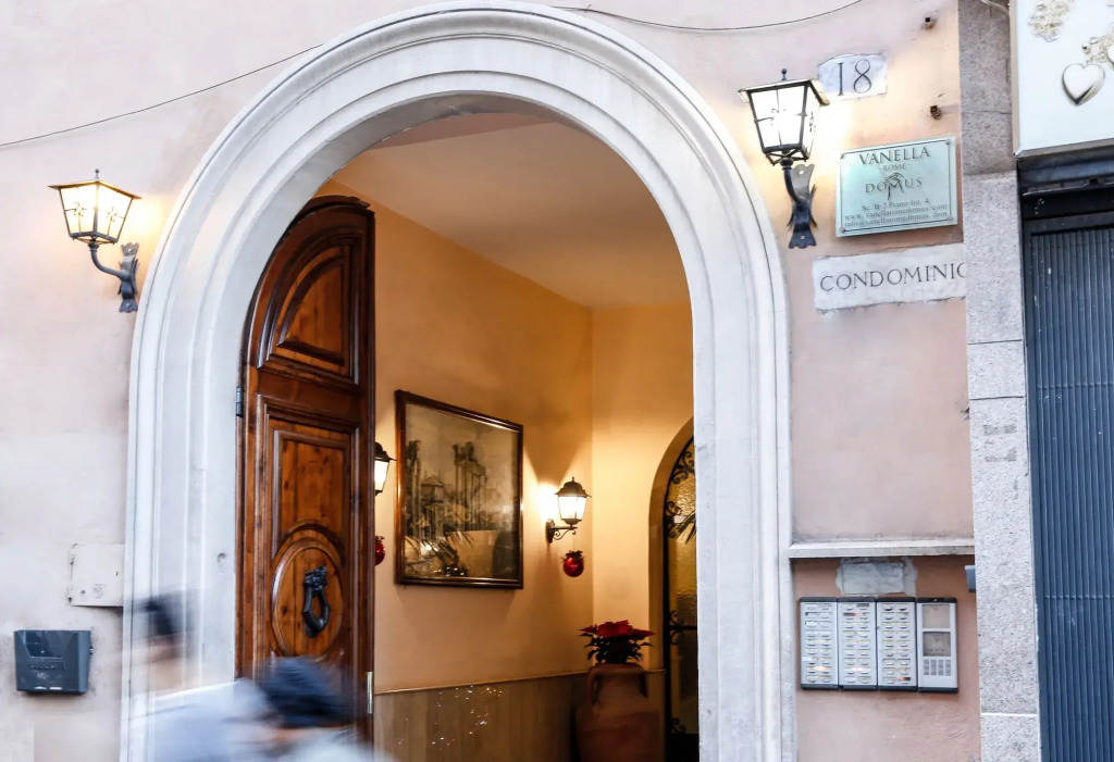 Vanella Rome Domus