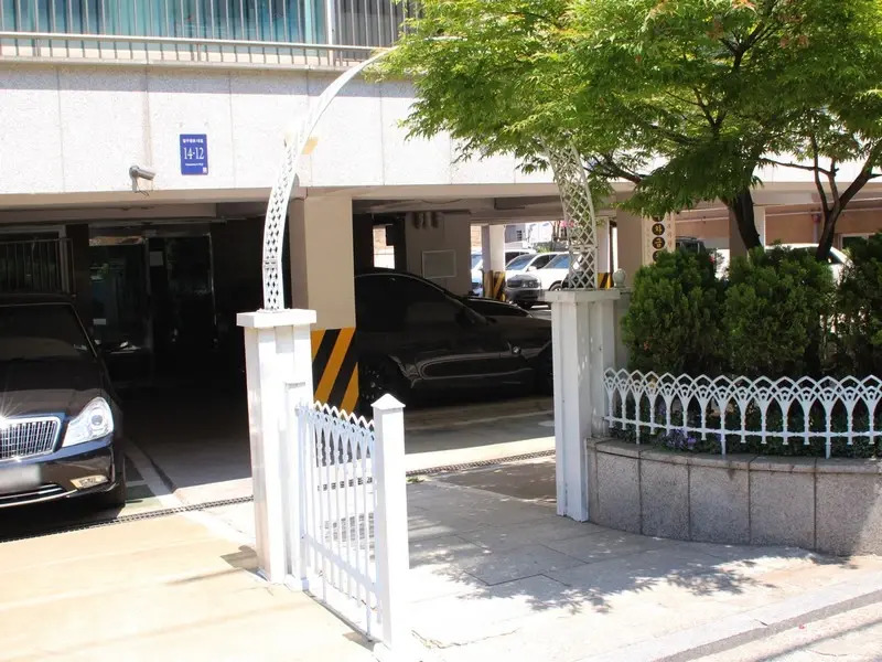 Garosugil Homestay - Female Only