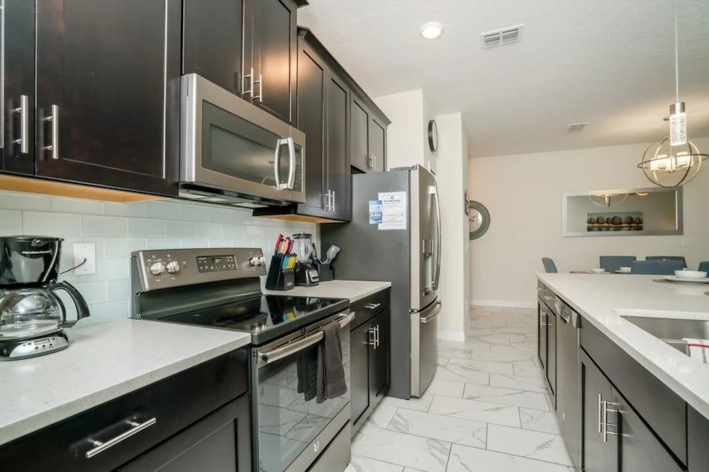 1566plunker 4 Bedroom Townhouse by RedAwning