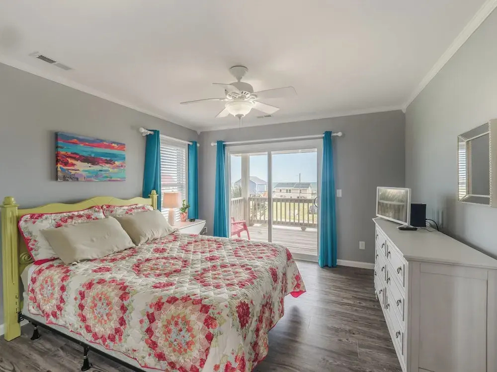 Pelican Palms by Topsail Realty