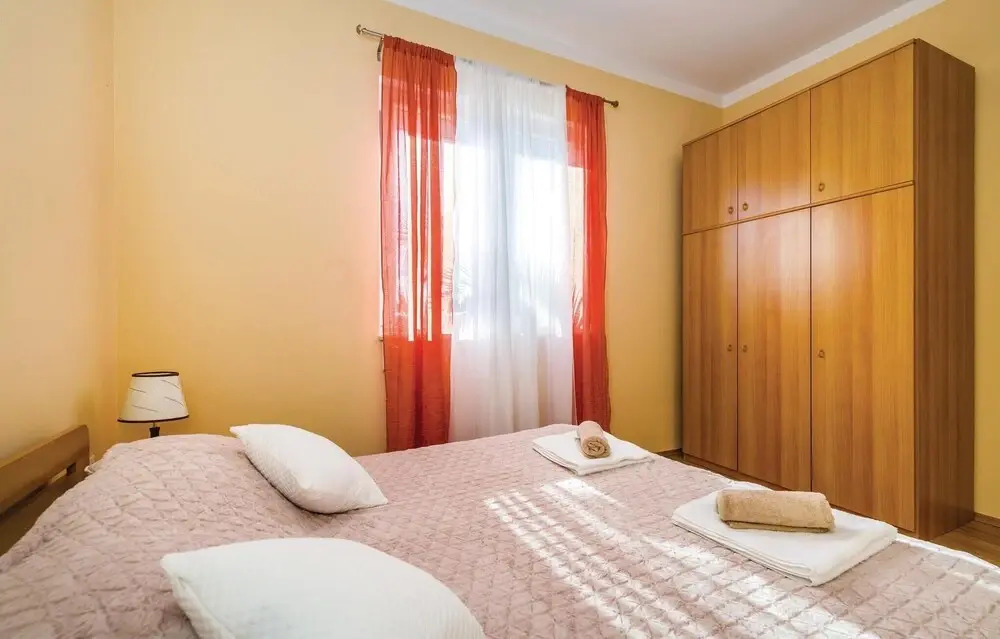 Stunning Home in Debeljak With Wifi and 6 Bedrooms