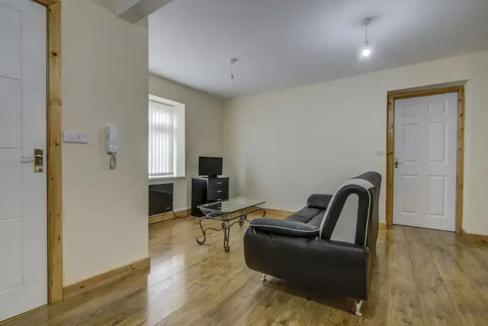 2 Bedroom, Luxury Apartments Throstle's Nest