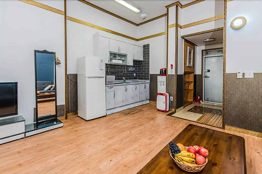 Yeosu White Village Pension