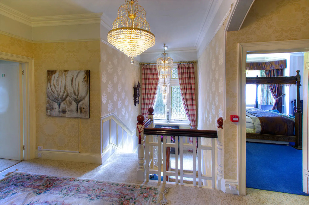 Grovefield Manor