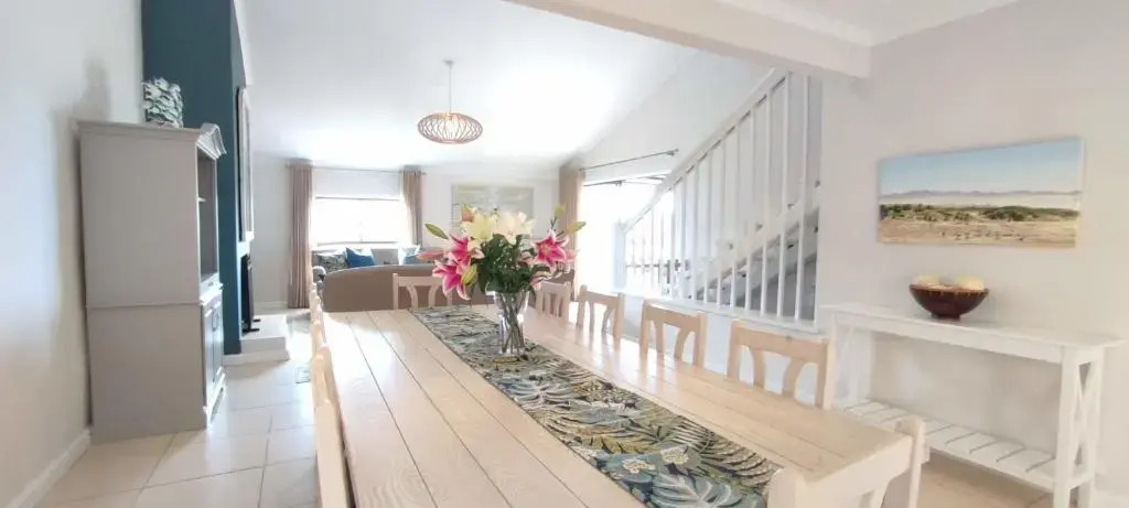 Sanctuary Beach Hideaway - 8 sleeper - 50m onto Robberg 5