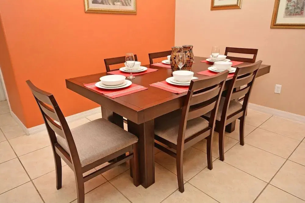 2589OL Forest View Drive 5 Br villa by RedAwning