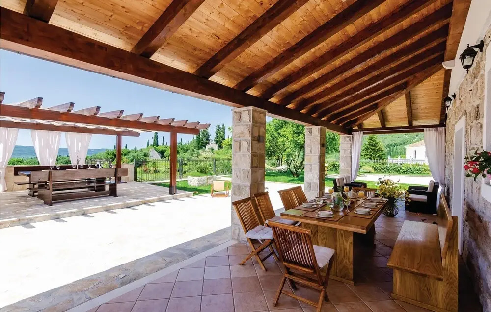 Awesome Home in Dubravka With Wifi and 5 Bedrooms