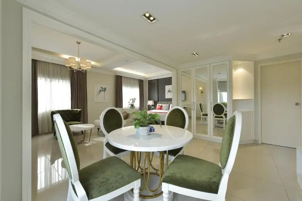 Savanna Hill Resort