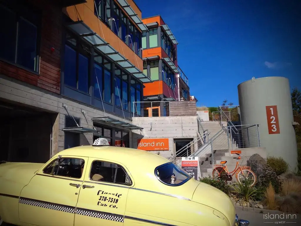 Island Inn at 123 West