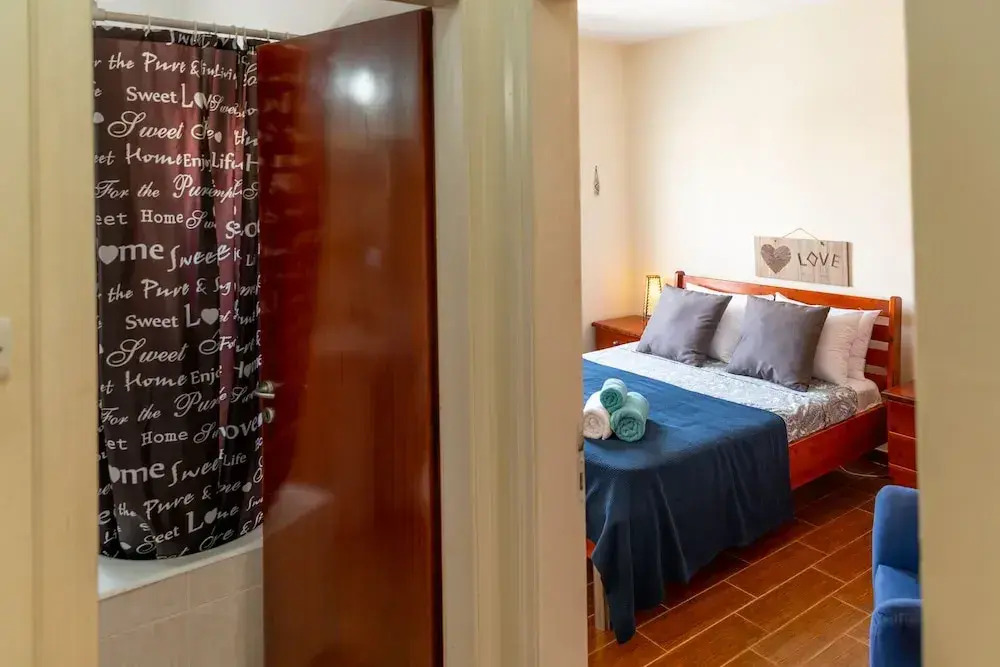 Gold Feathers Apartment By STAY BnB
