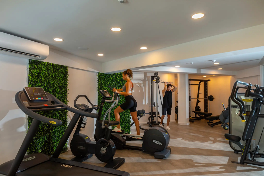 Leonardo Crystal Cove Hotel & Spa - Adults only