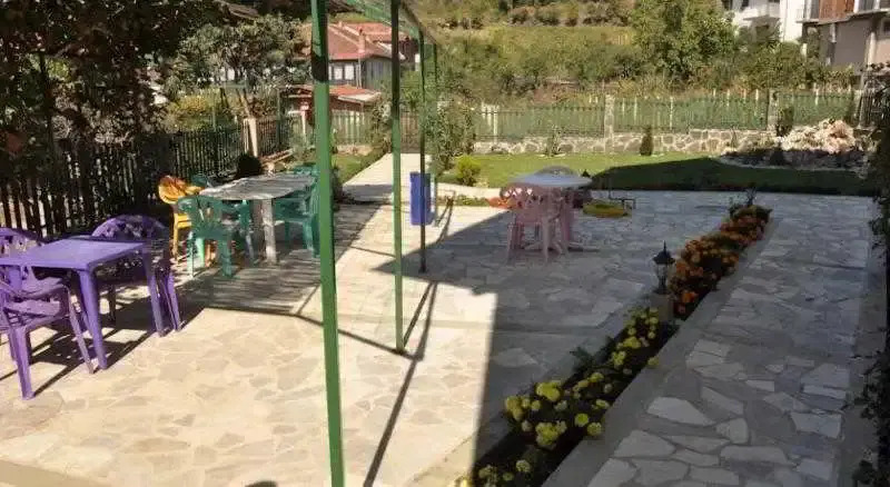 Damaja Guest House