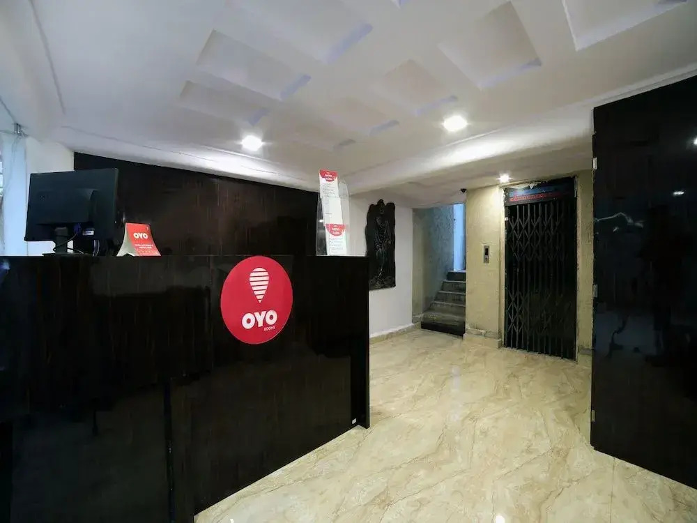 OYO 15211 Hotel Midas