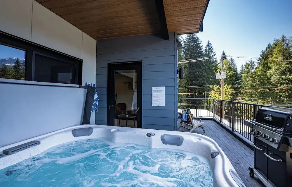 Hemlock Hangout By Revelstoke Vacations