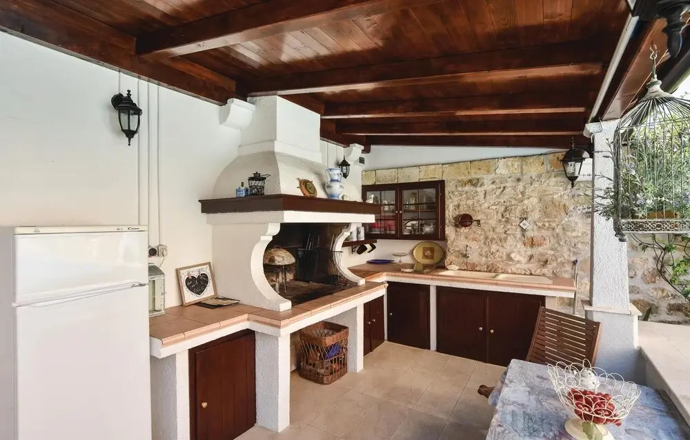 Nice Home in Jelsa With Wifi and 3 Bedrooms