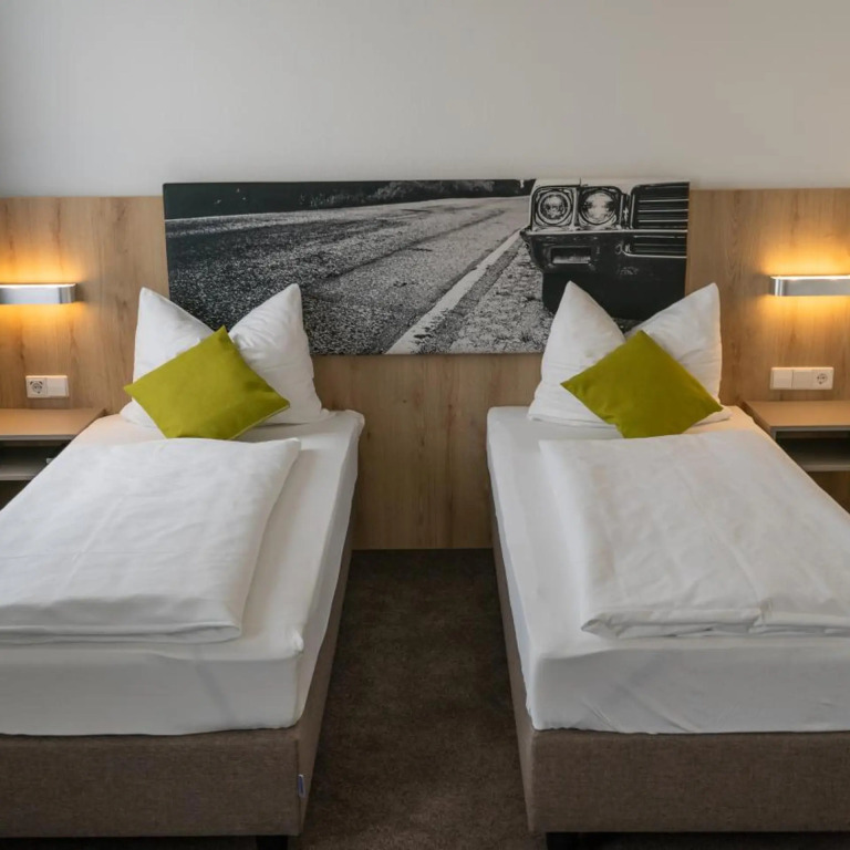 Highway Hotel
