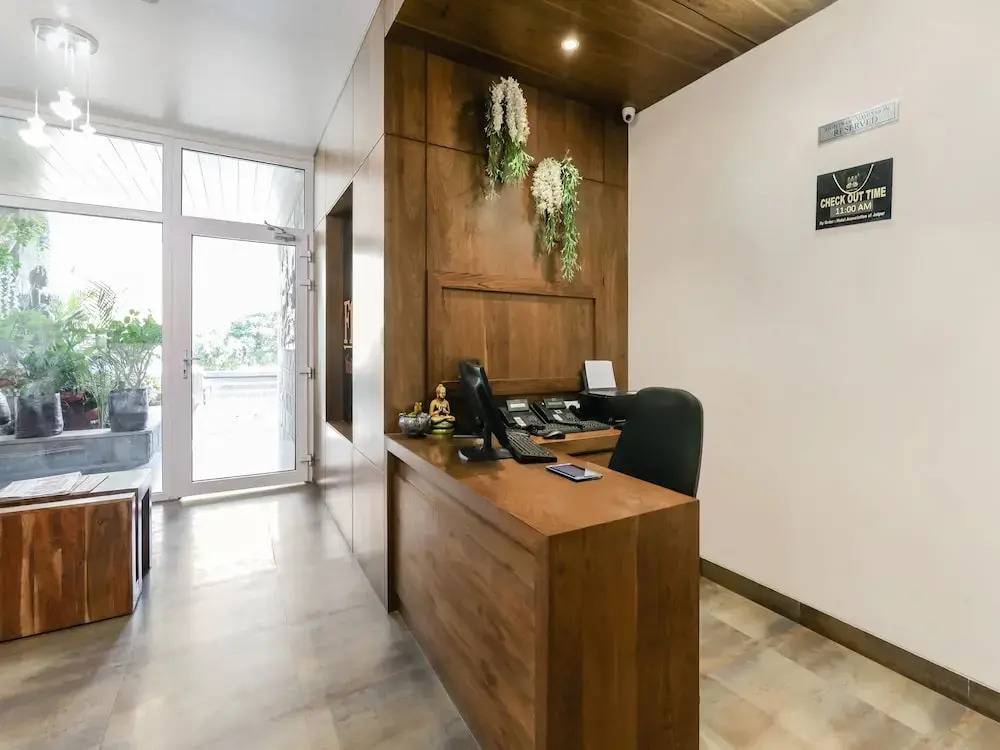 Capital O 17305 Hotel Fleur