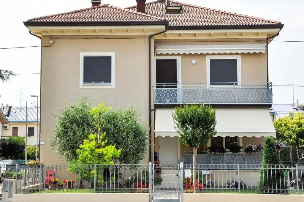GiaLoSa Biker House