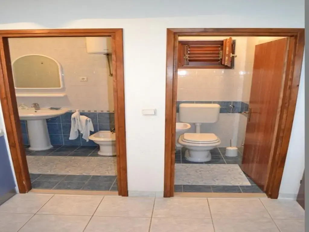Apartments Kurta